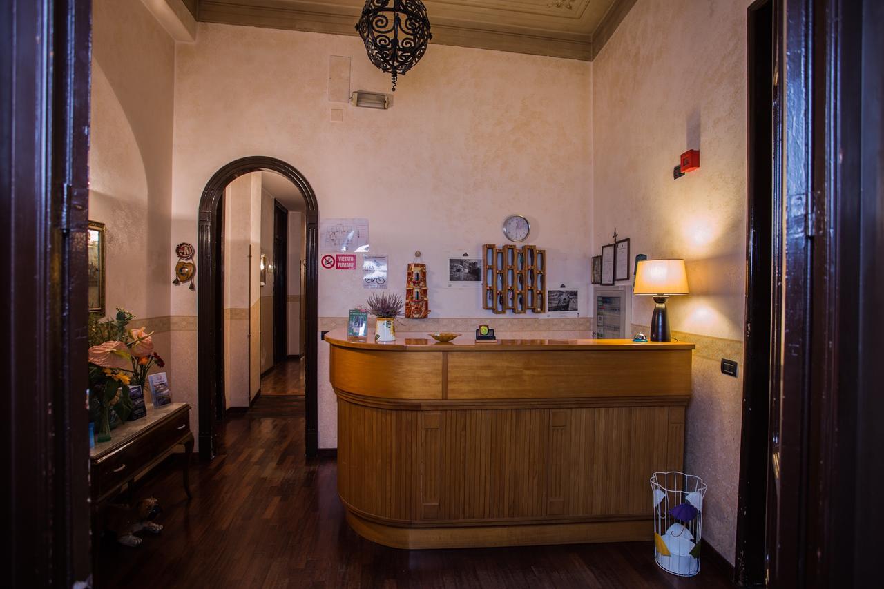 פלרמו Hotel Italia מראה חיצוני תמונה