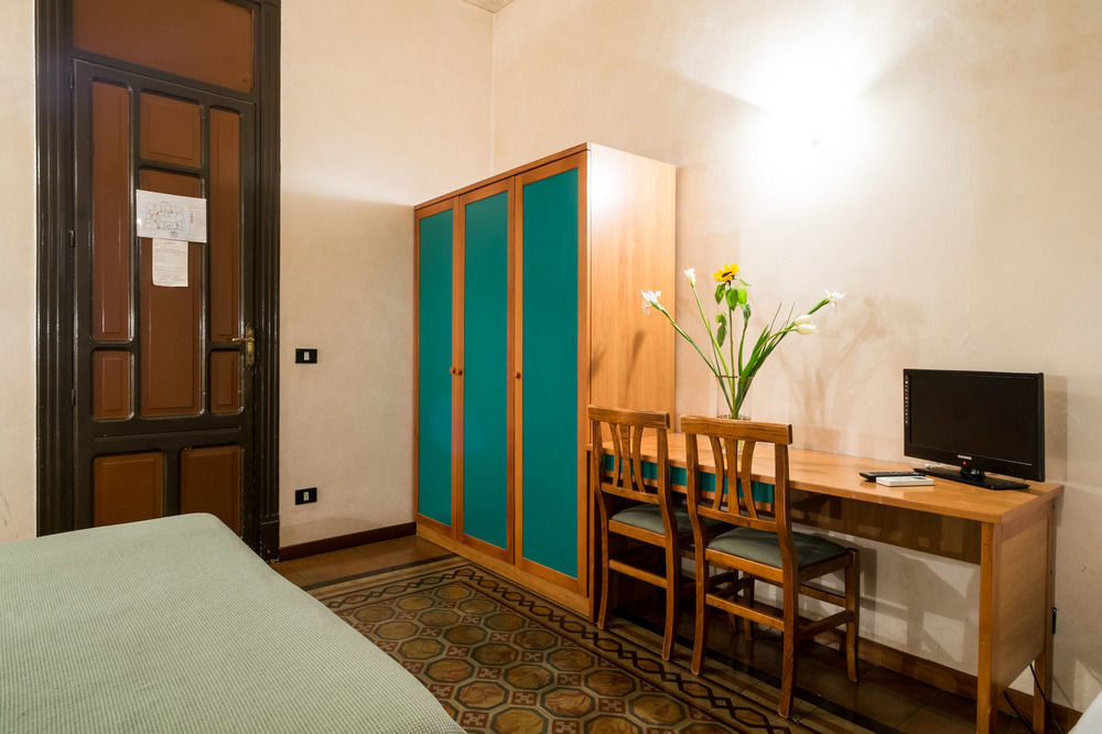 פלרמו Hotel Italia מראה חיצוני תמונה